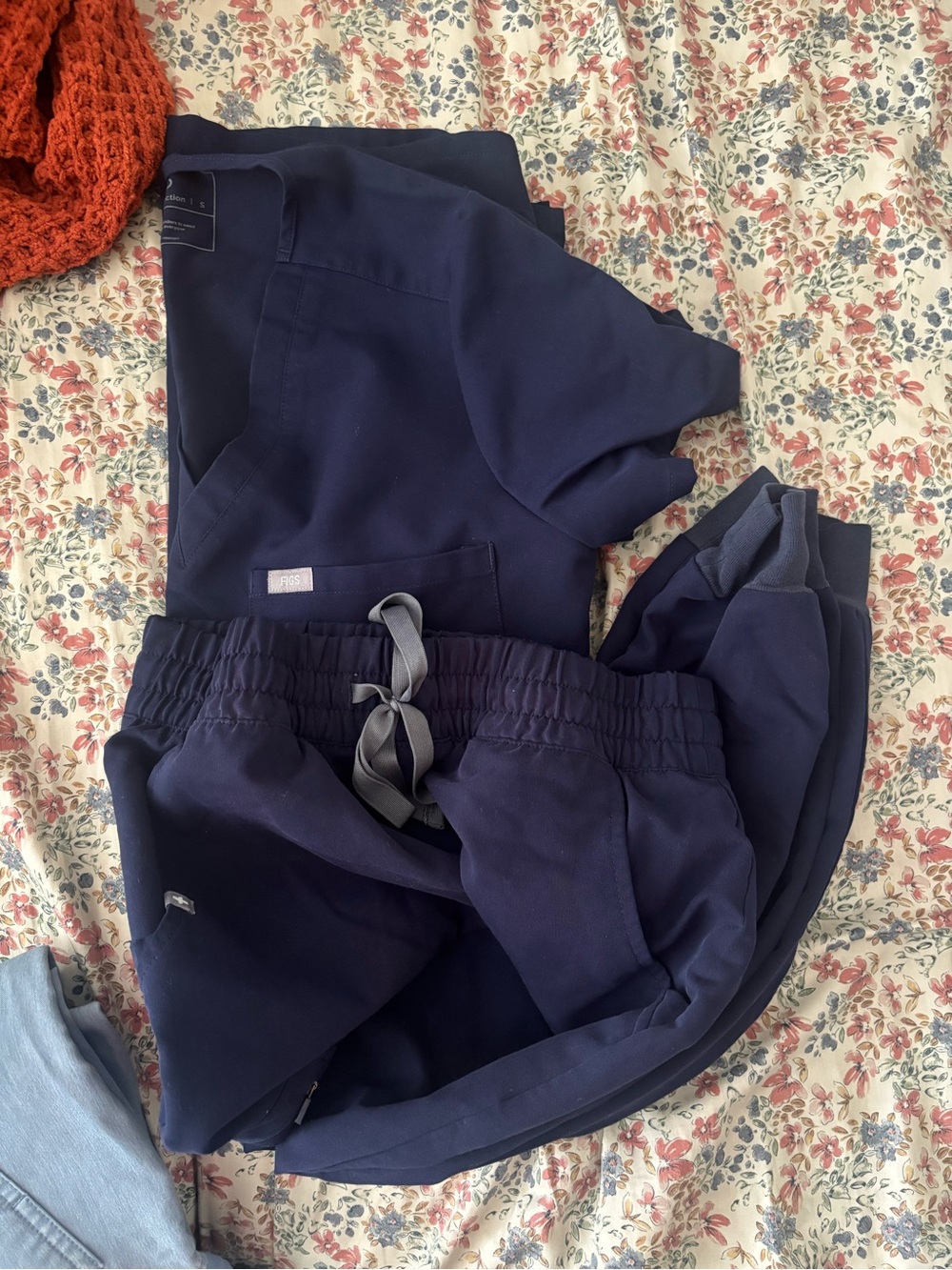 Figs navy set